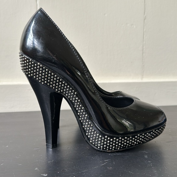 Burberry Black Studded Pumps Size 39 - Picture 3 of 10